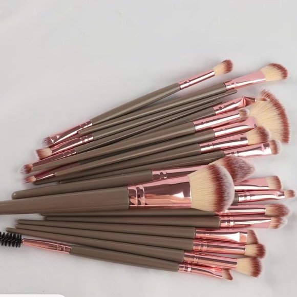 Makeup Brush Set 40’pieces - Picture 3 of 6